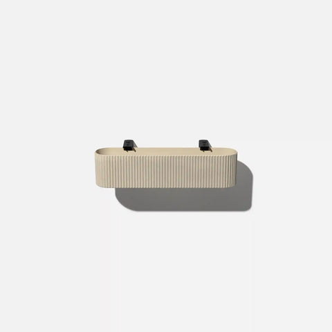 demi railing planter