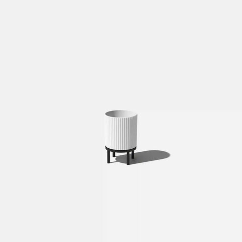 demi raised planter